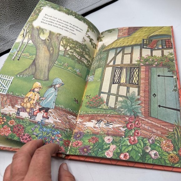 Prayers For A Small Child (Knee-High Book) Hardcover – April 12, 1984 - Picture 8 of 11